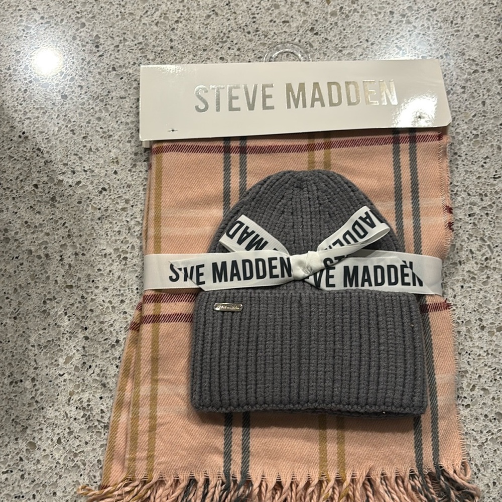 Steve Madden Hat and Scarf Set
